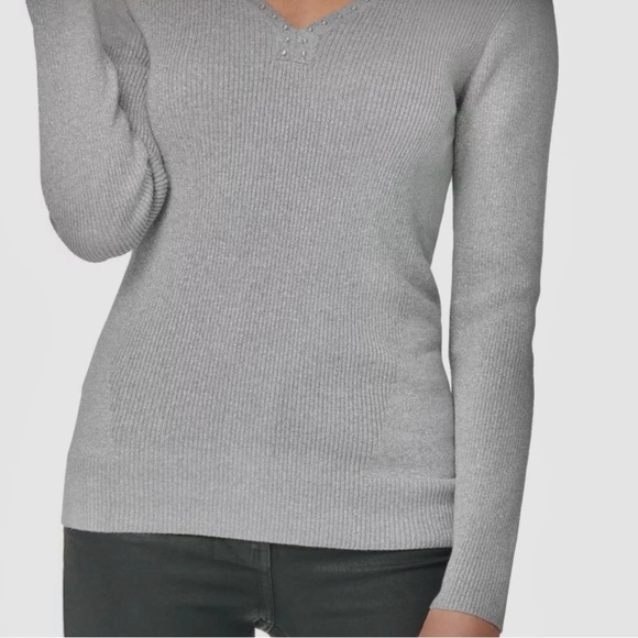 DKNY M Sparkly silver metallic thread grey ribbed V-neck knit top Size Medium - Picture 3 of 15